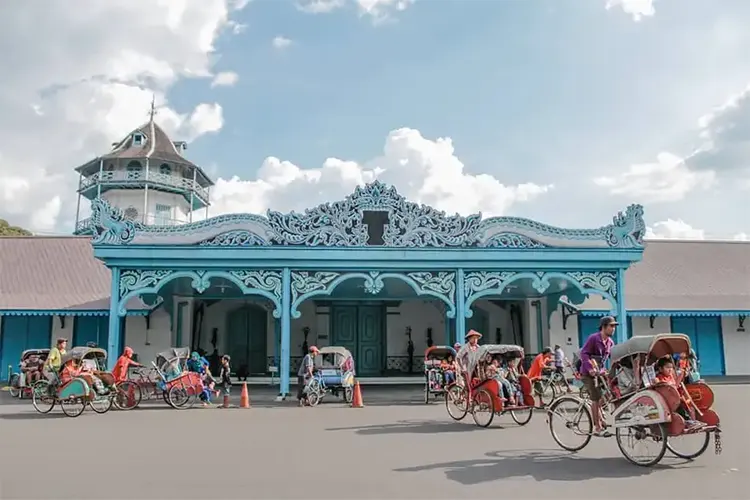 Rental Mobil Solo ke Keraton Surakarta