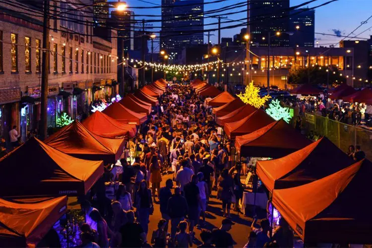 Rental Mobil Solo ke Pasar Malam Ngarsopuro